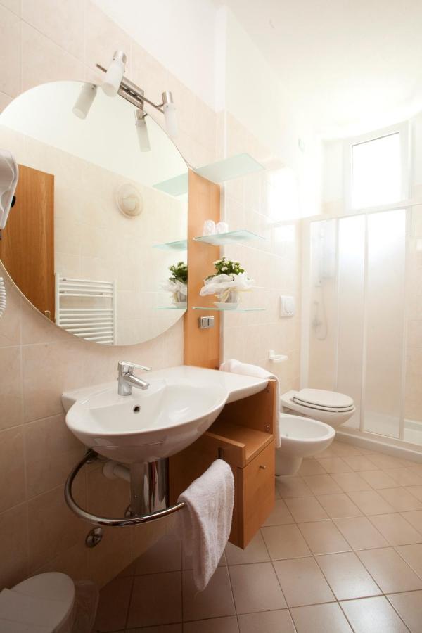 Hotel Residence Rely Brenzone sul Garda Pokój zdjęcie